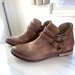 FREE PEOPLE genuine leather ankle boots booties brown flat sz 36 or 6 womens